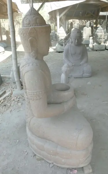 Product image 8 of the product “Seated Buddha in Thai style made of Riverstone, Holds a vessel in his hands, H. 150cm. ”
